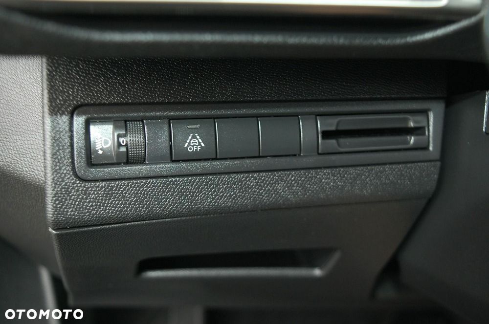 Peugeot 3008 BlueHDi 130 Stop & Start EAT8 Allure - 23
