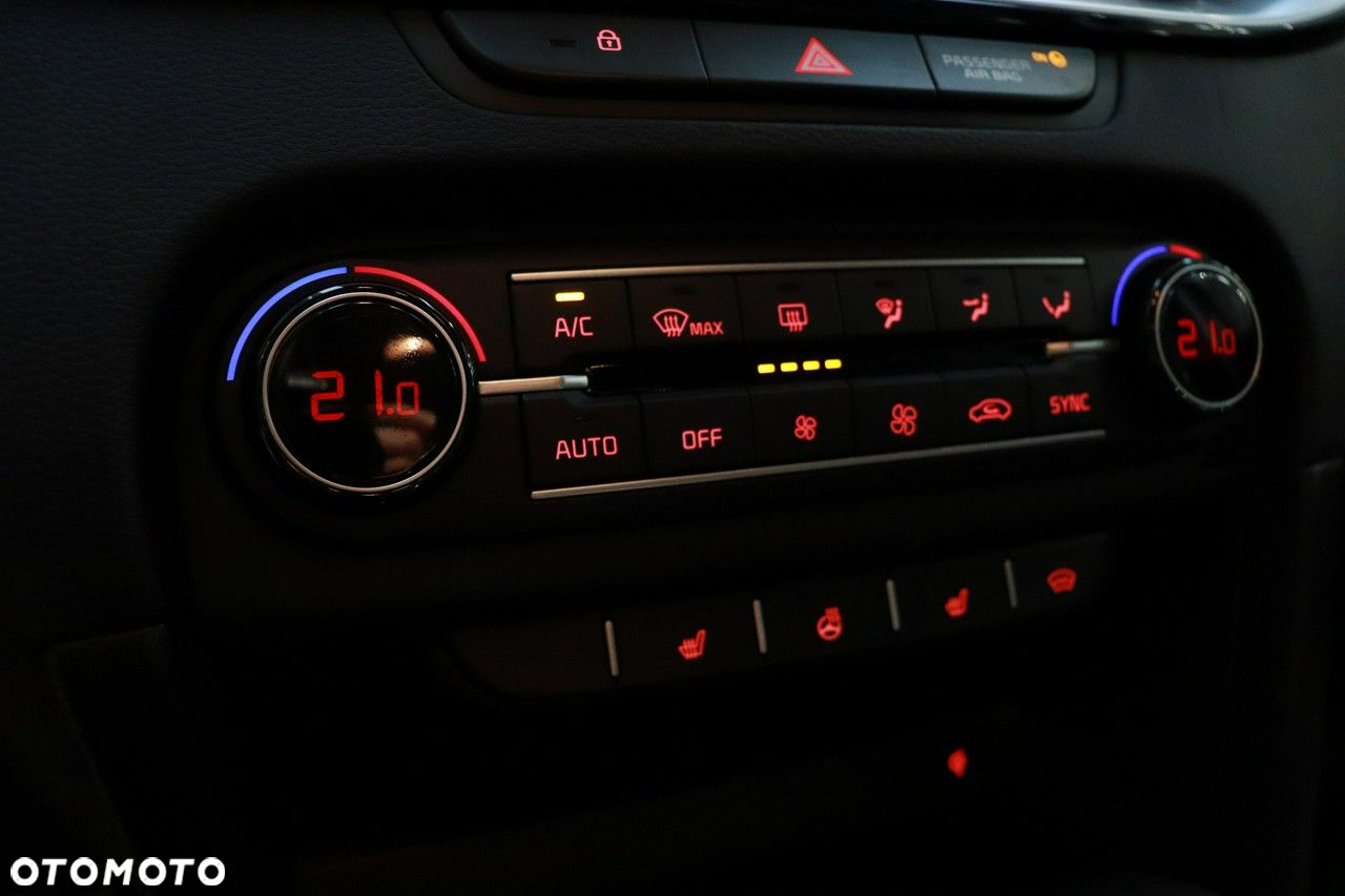 Kia Ceed - 14