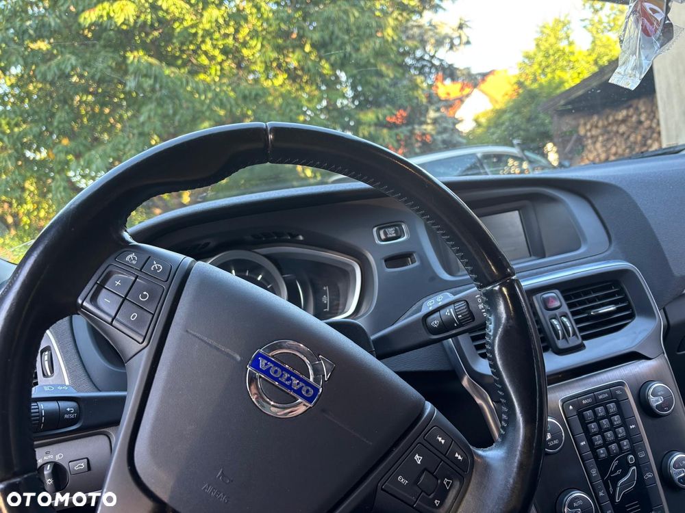 Volvo V40 D4 Momentum - 9