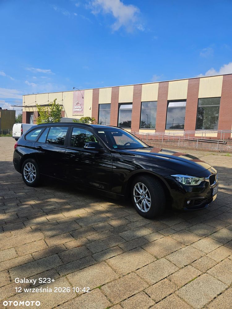 BMW Seria 3 2019 photo 2