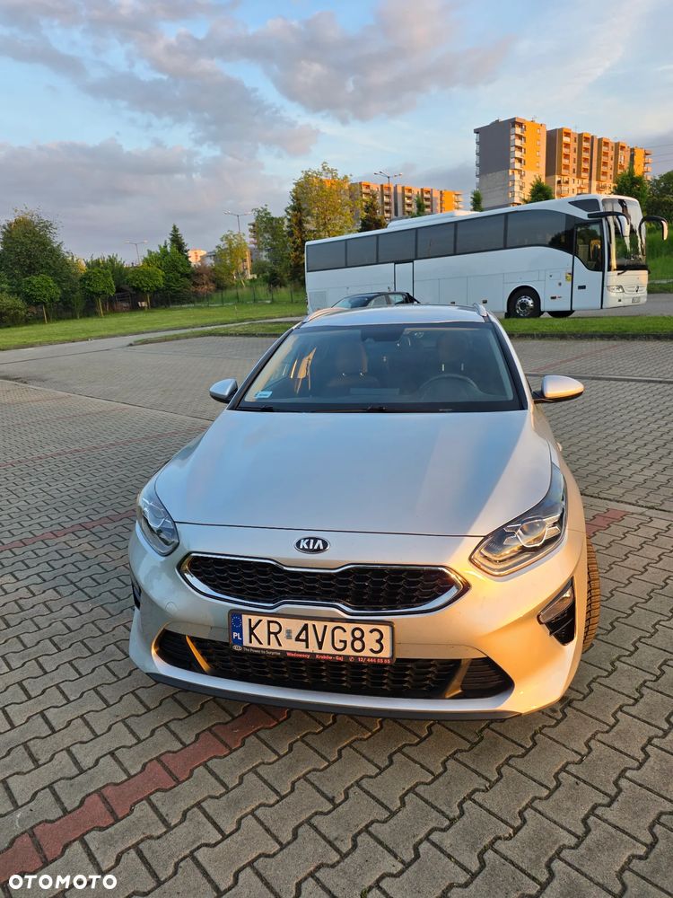 Kia Ceed 1.6 CRDi mHEV M DCT - 11