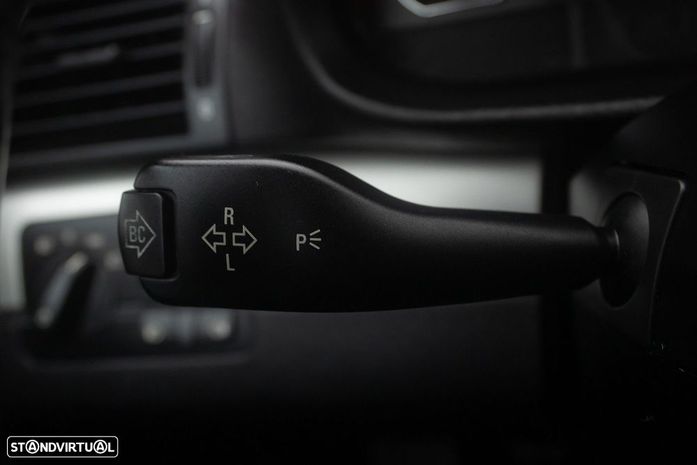 BMW 320 d Touring - 14