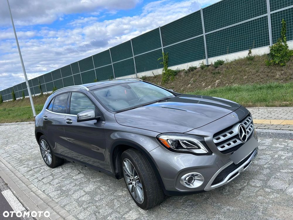 Mercedes-Benz GLA 250 4Matic 7G-DCT UrbanStyle Edition - 10