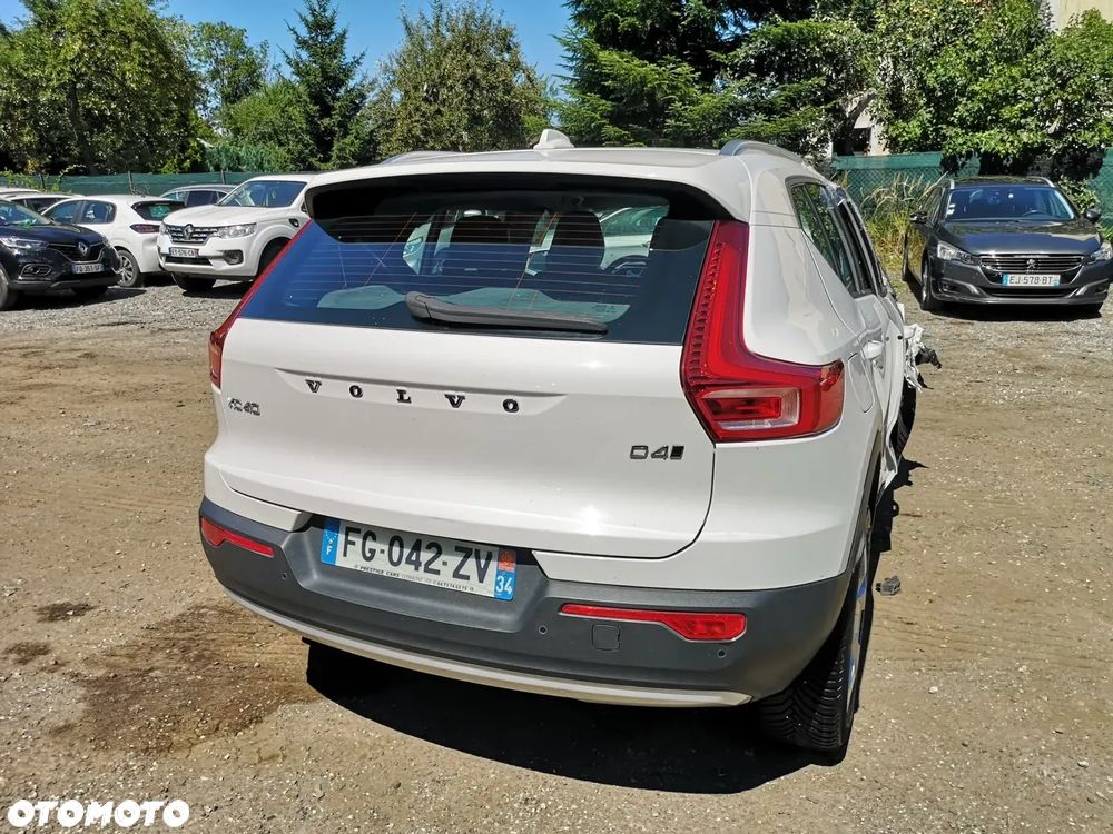 Volvo XC 40 D4 AWD Geartronic Momentum - 8