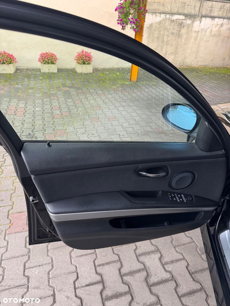 BMW Seria 3 318i - 7