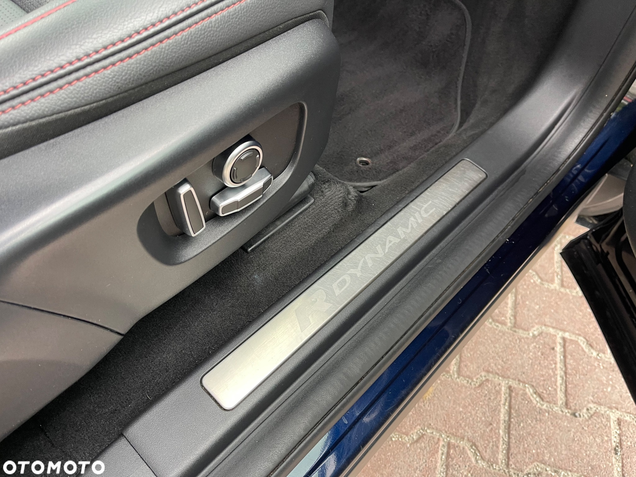 Land Rover Discovery Sport D165 FWD R-Dynamic SE - 23