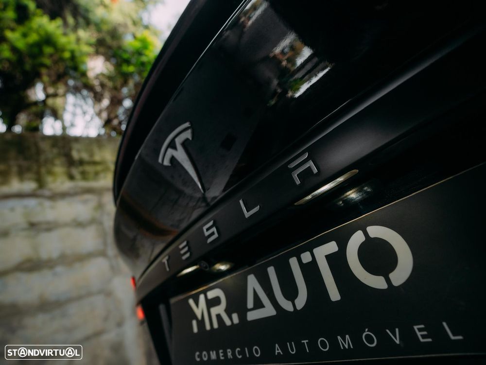 Tesla Model X 100D - 23