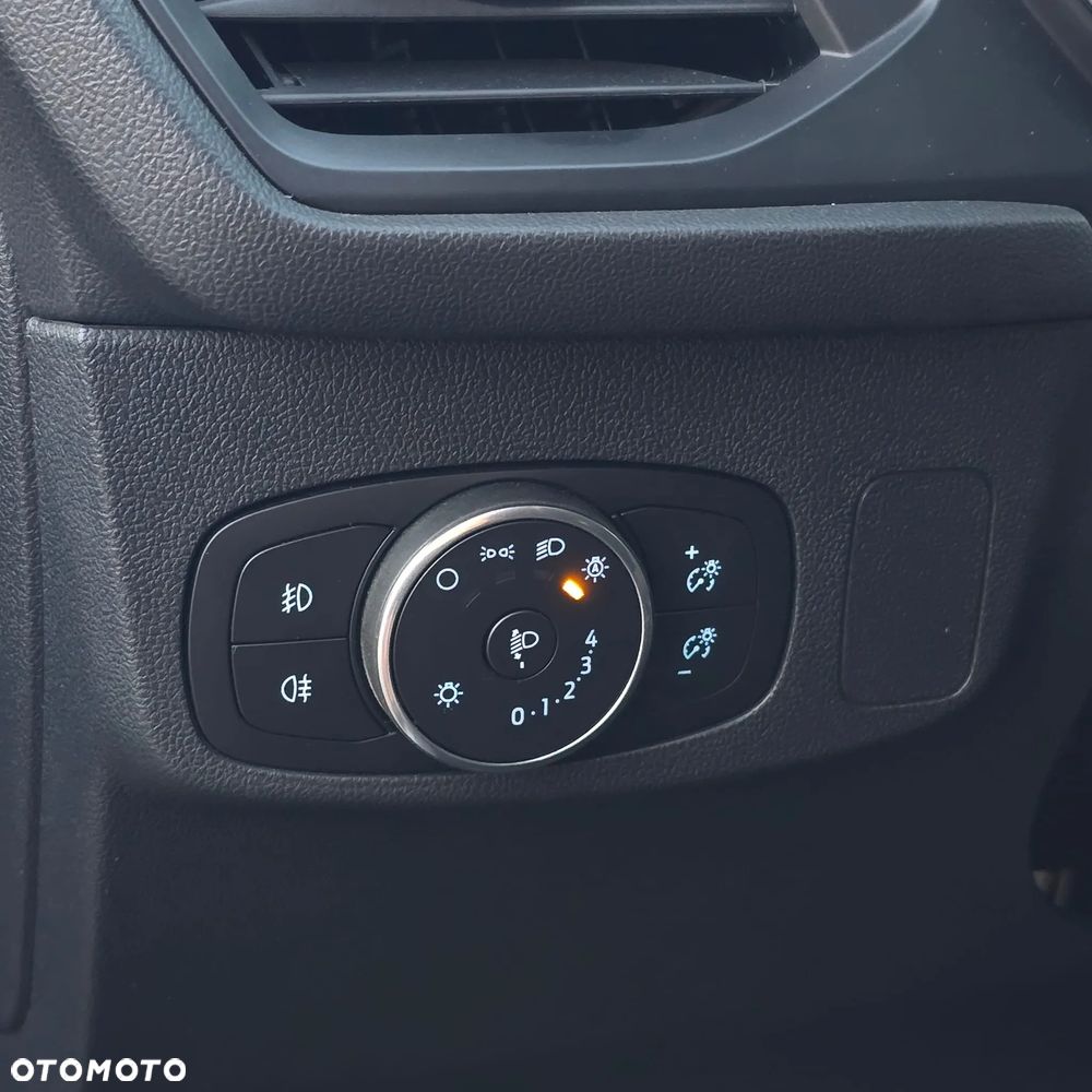 Ford Focus SW 1.0 EcoBoost Hybrid TITANIUM X - 34