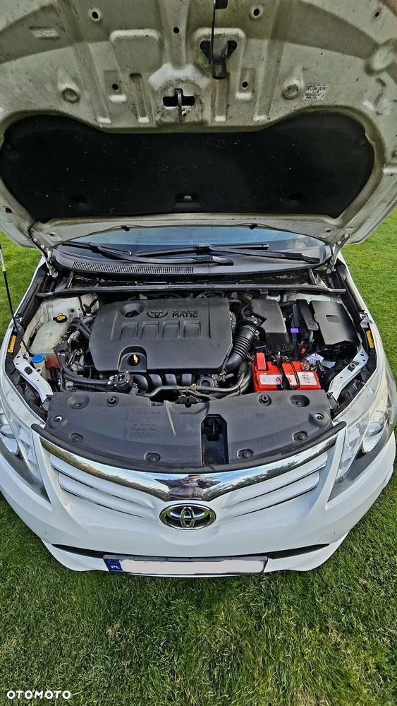 Toyota Avensis - 8