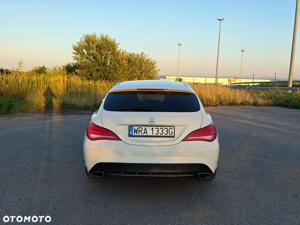 Mercedes-Benz CLA 200 7G-DCT - 4