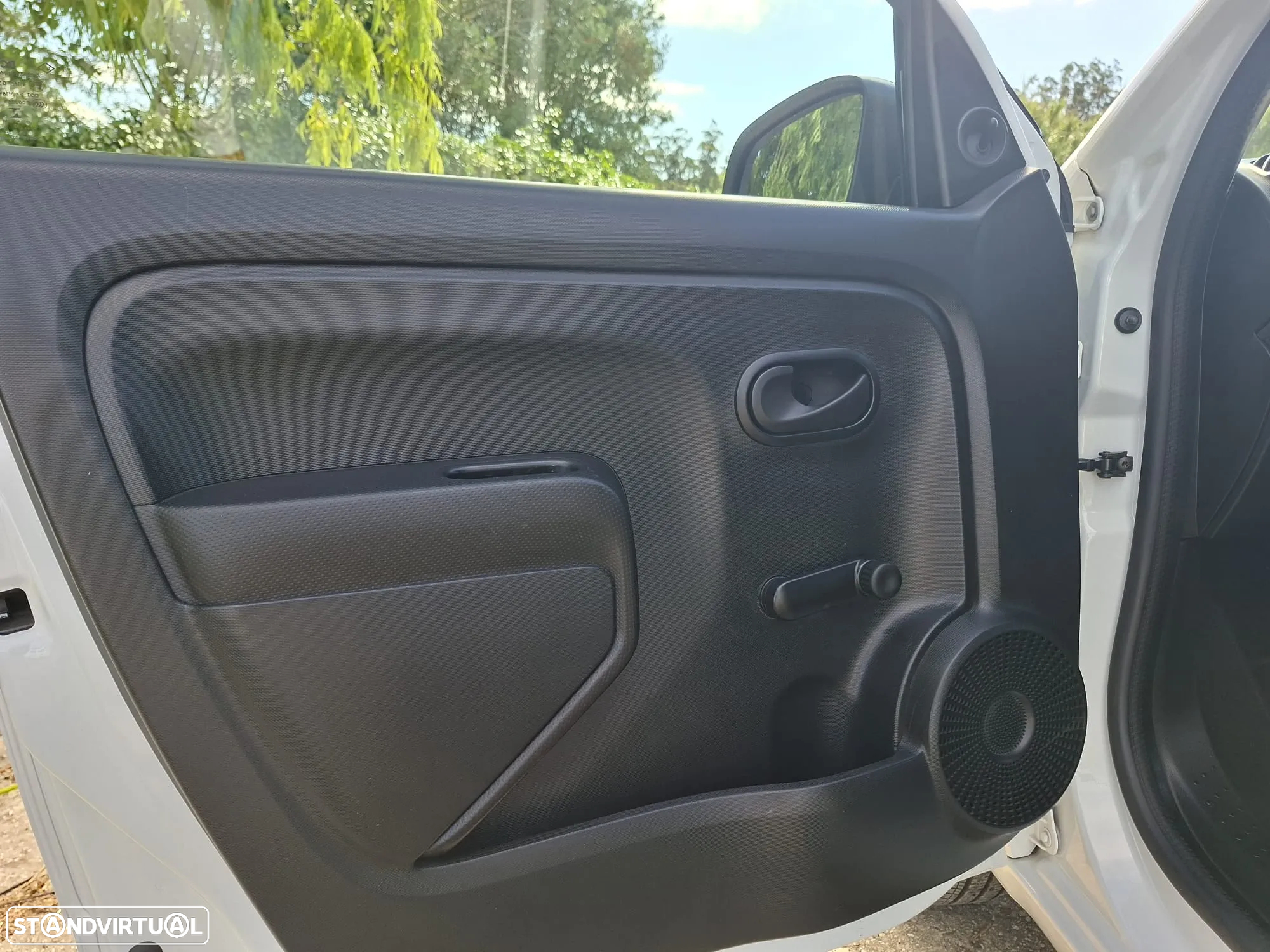 Renault Twingo SCe 70 Liberty - 33