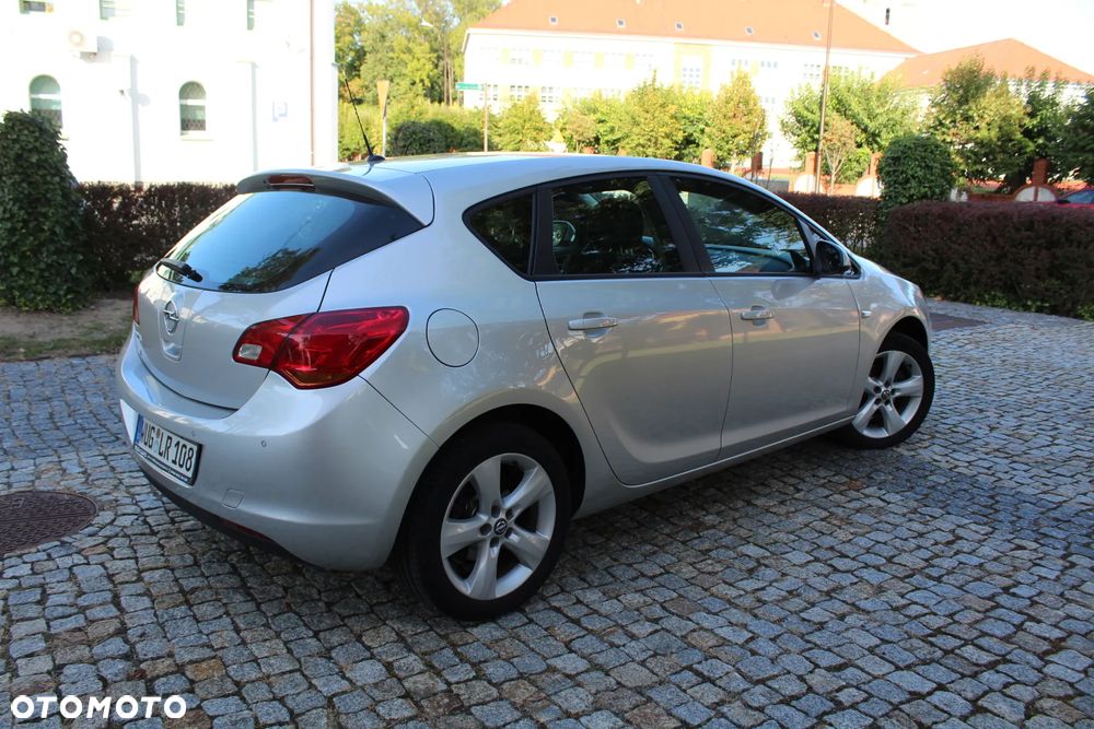 Opel Astra 1.6 Energy EU6 - 12
