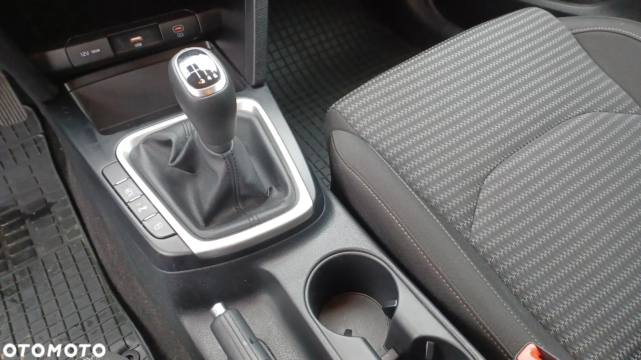 Kia Ceed 1.5 T-GDI M - 12