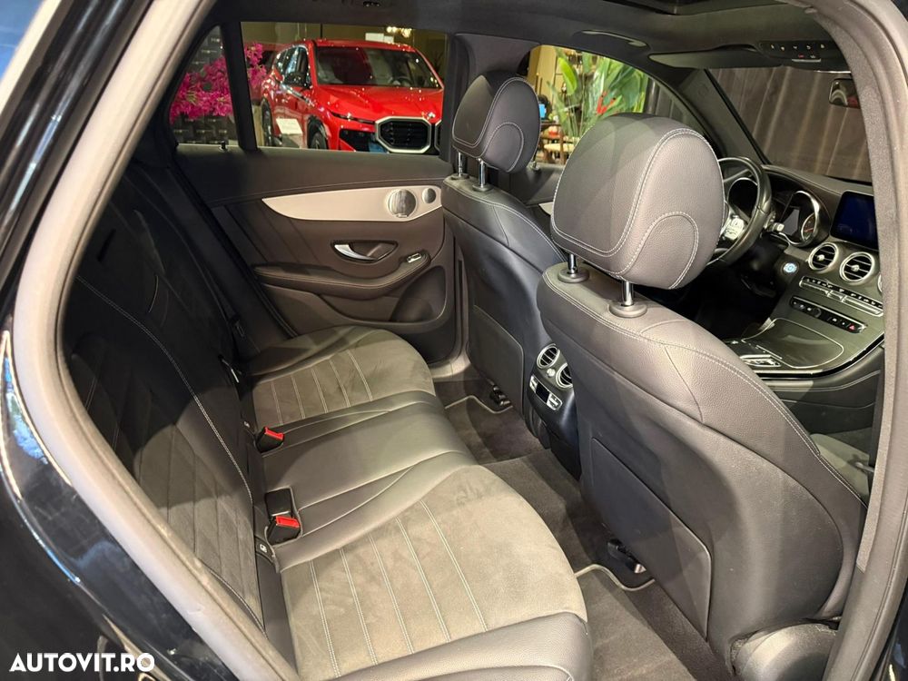 Mercedes-Benz GLC 300 d 4Matic 9G-TRONIC AMG Line - 24