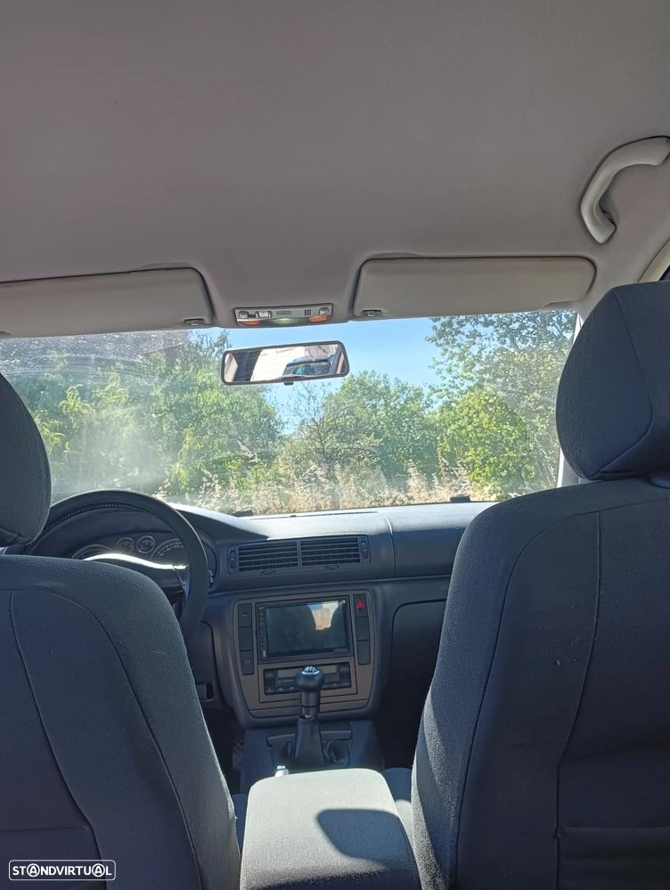 VW Passat Variant - 1
