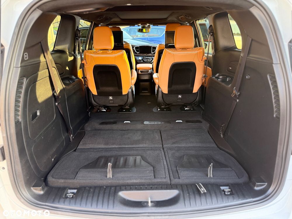 Chrysler Pacifica - 40