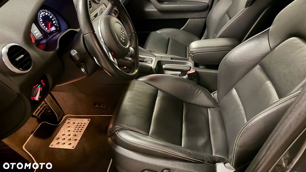 Audi RS3 Sportback Standard - 16