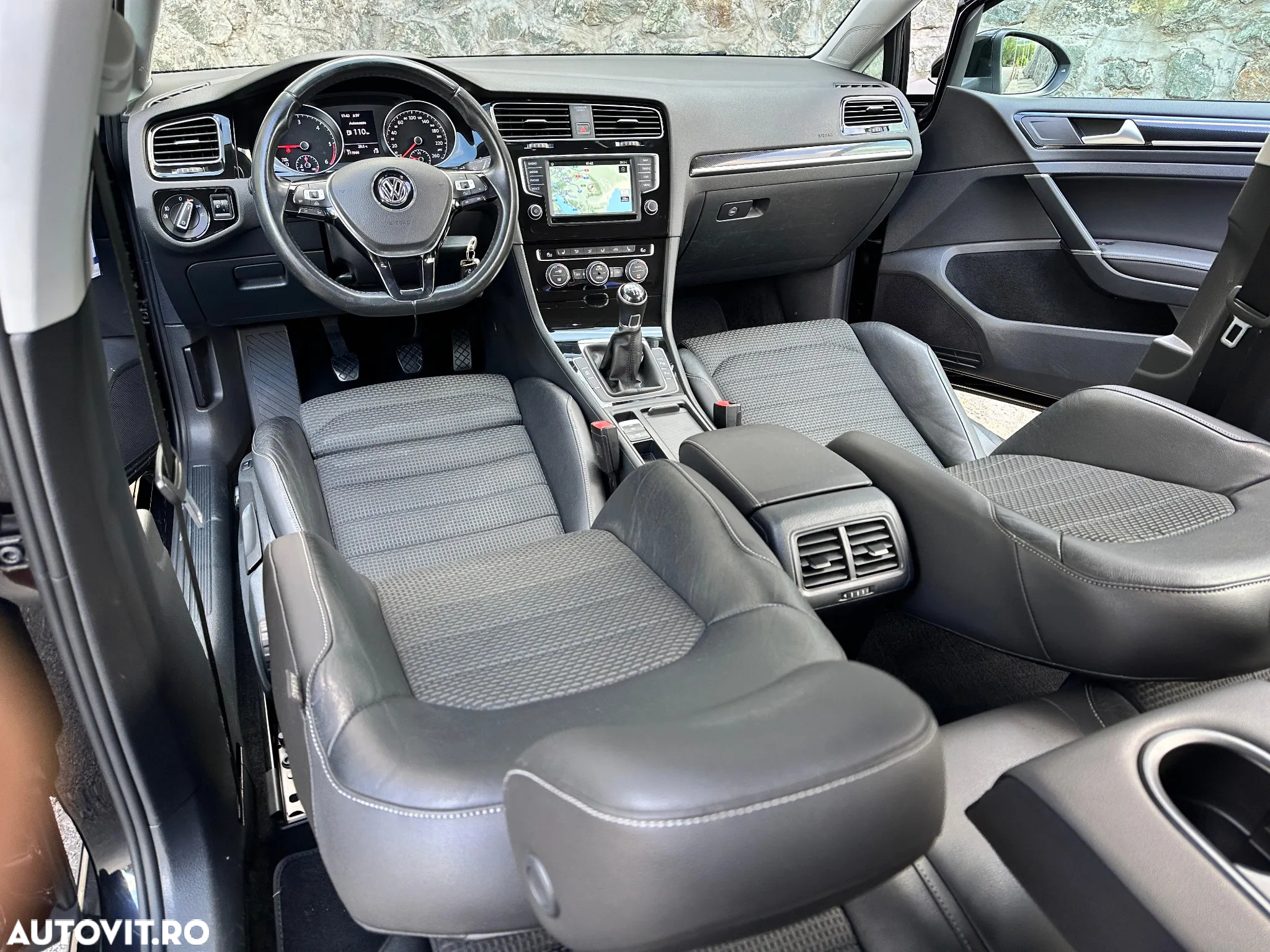 Volkswagen Golf 2.0 BlueTDI Highline - 11