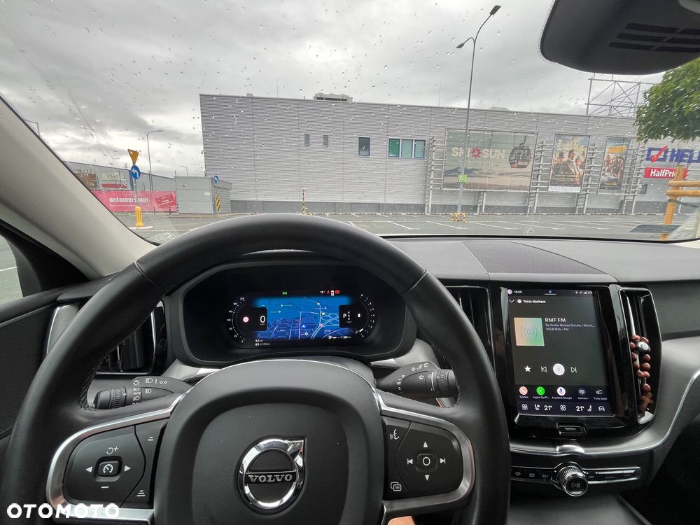 Volvo XC 60 B4 B Momentum - 9