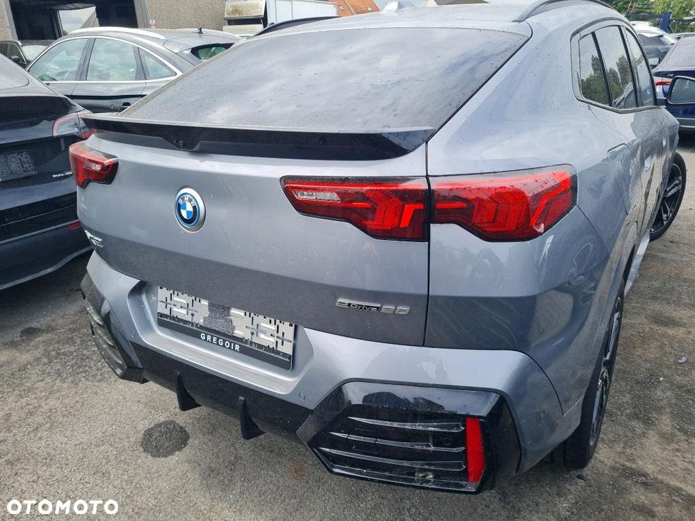 BMW iX2 eDrive20 66.5kWh M Sport - 5
