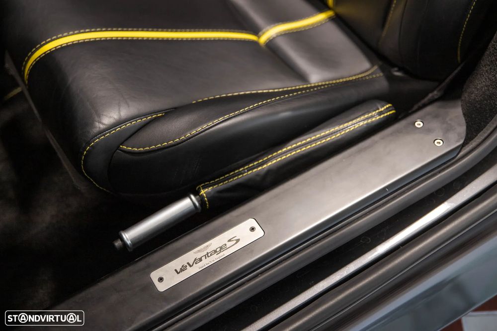 Aston Martin Vantage Roadster V12 S Sportshift 3 - 31