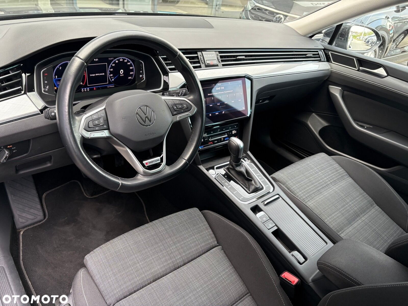 Volkswagen Passat - 11