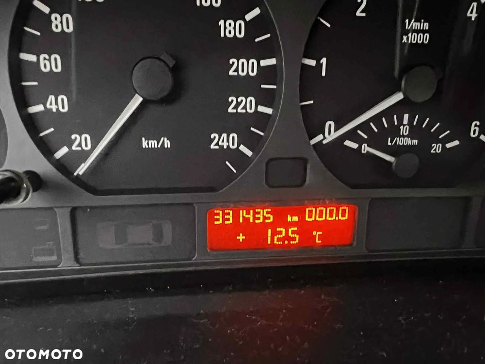 BMW Seria 3 330d - 13