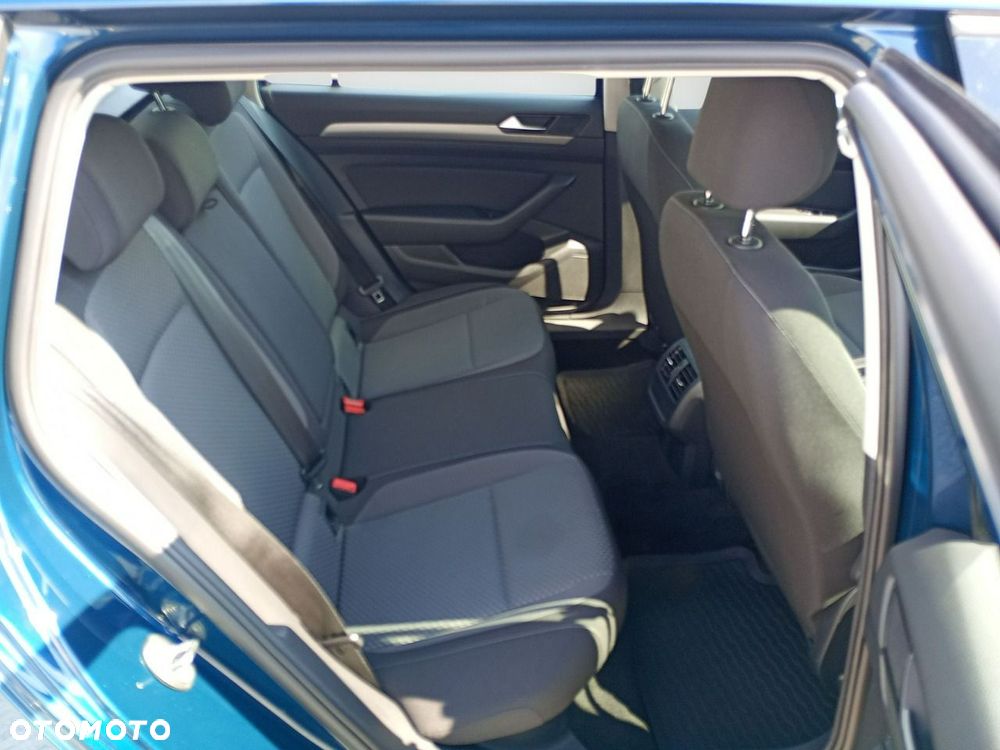 Volkswagen Passat Variant 2.0 TDI EVO Essence - 30