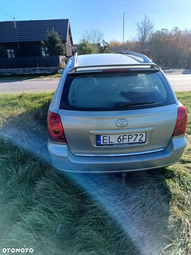 Toyota Avensis - 6