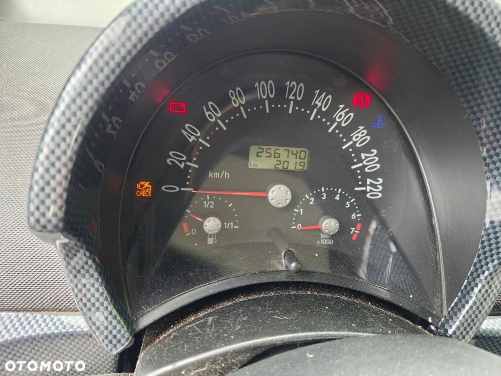 Volkswagen New Beetle 2.0 - 19