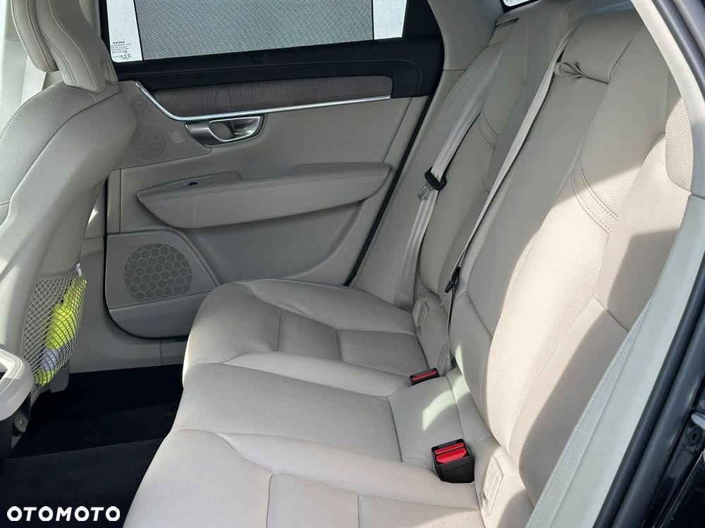 Volvo S90 - 32