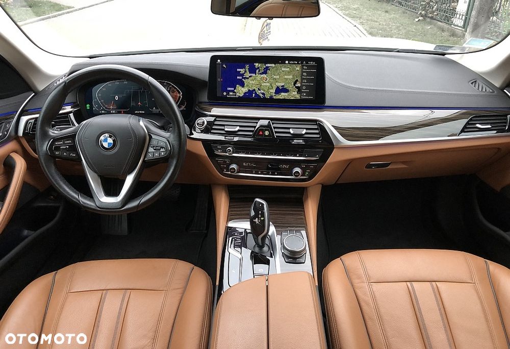 BMW Seria 5 520i GPF Luxury Line sport - 10