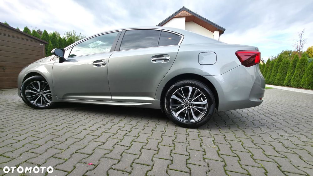 Toyota Avensis 2.0 Premium MS - 5