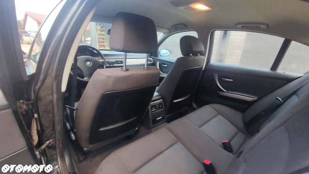 BMW Seria 3 318i - 13