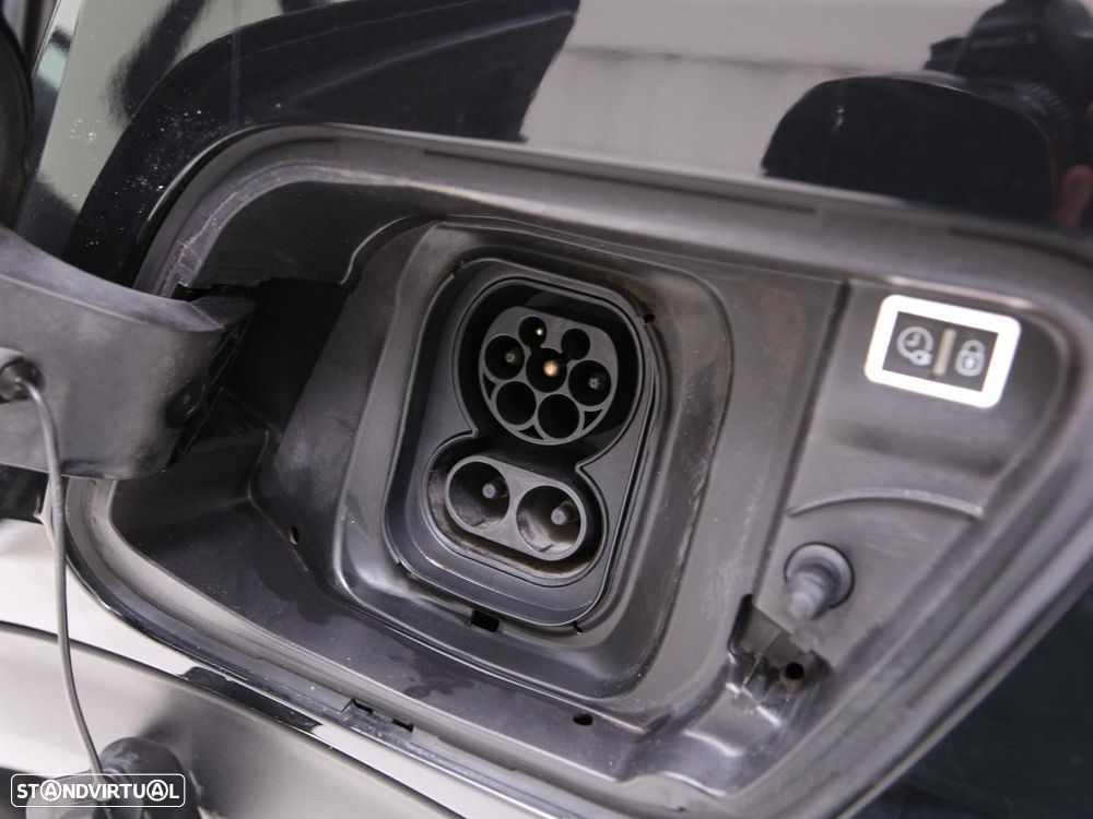 Peugeot e-2008 50 kWh Active - 14