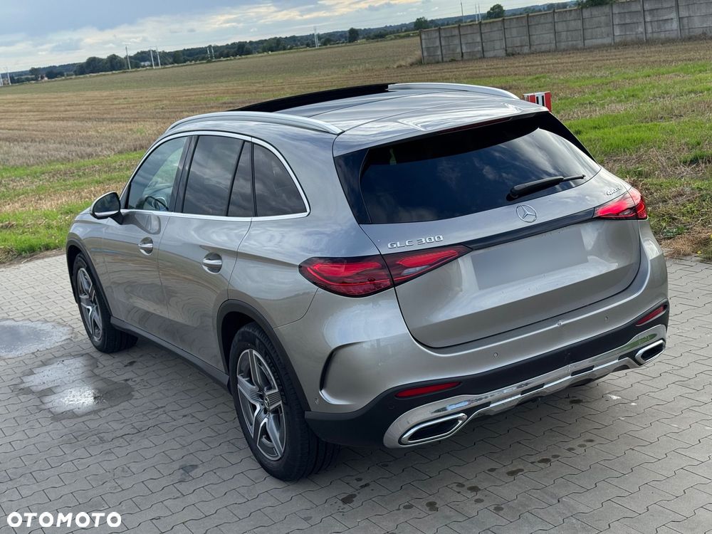 Mercedes-Benz GLC 300 4Matic 9G-TRONIC AMG Line Plus - 19
