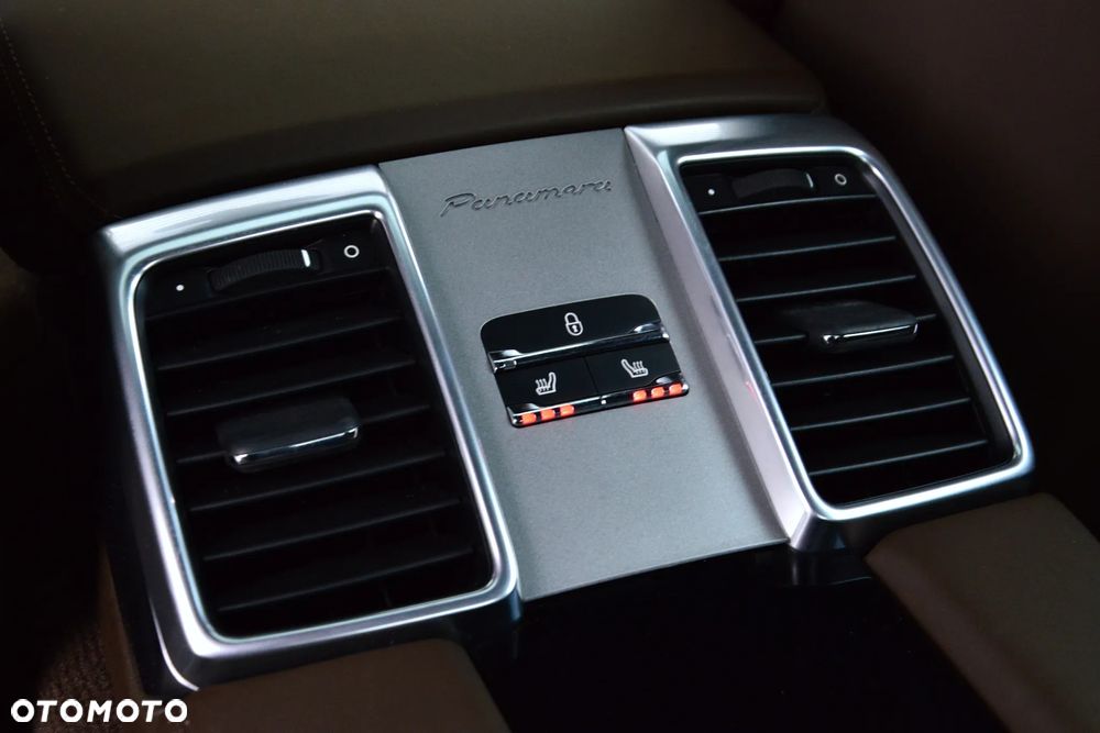Porsche Panamera 4S - 21