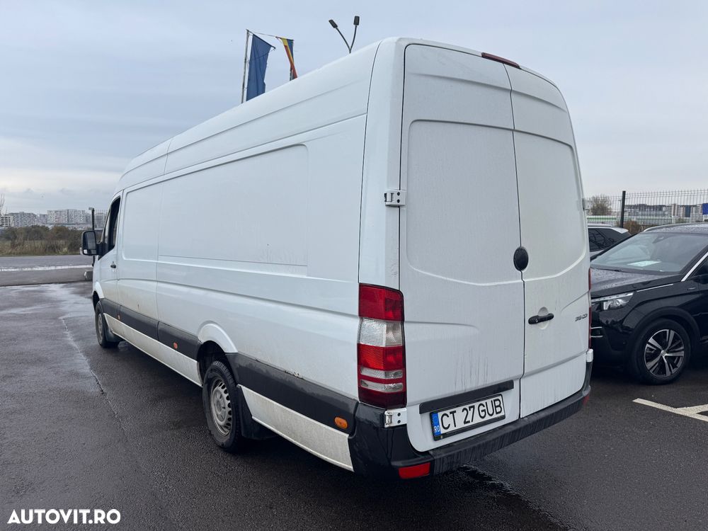 Mercedes-Benz Sprinter - 4