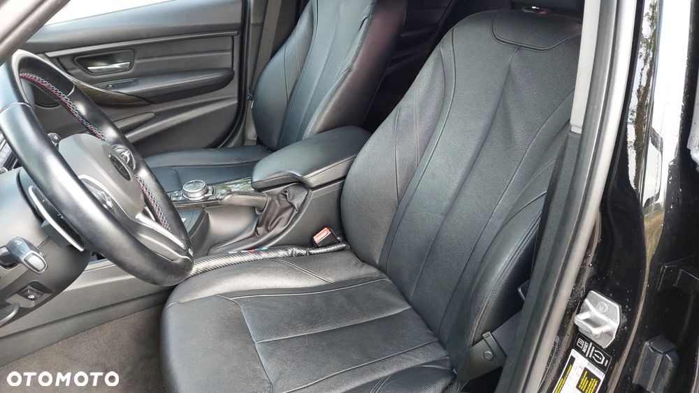BMW Seria 3 328i xDrive Sport-Aut Luxury Line - 25