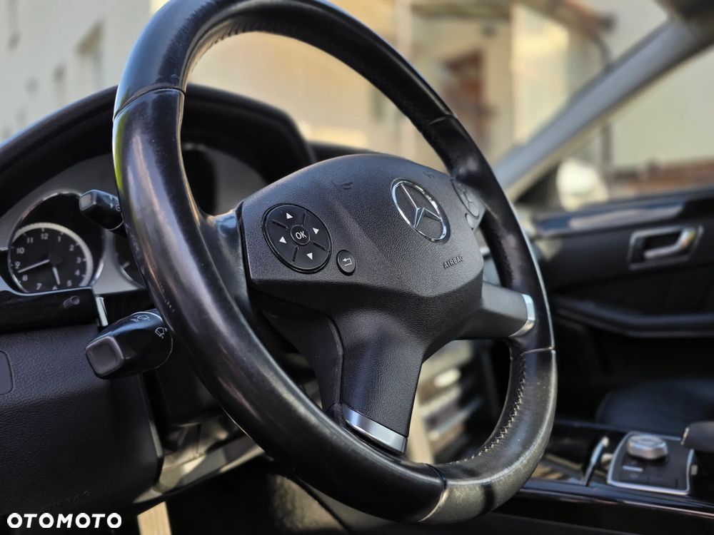 Mercedes-Benz Klasa E 300 CDI DPF BlueEFFICIENCY 7G-TRONIC Avantgarde - 7