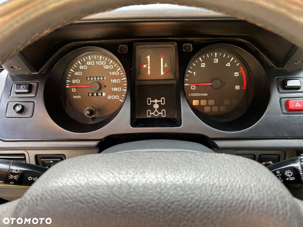 Mitsubishi Pajero 2.5 TD GL - 18