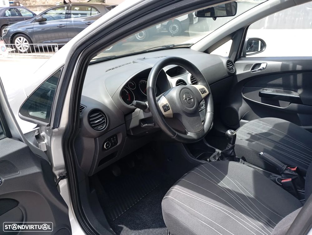 Opel Corsa 1.3 CDTI Enjoy EcoFLEX - 10