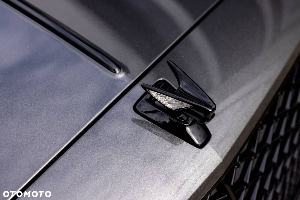 Bentley Flying Spur - 12