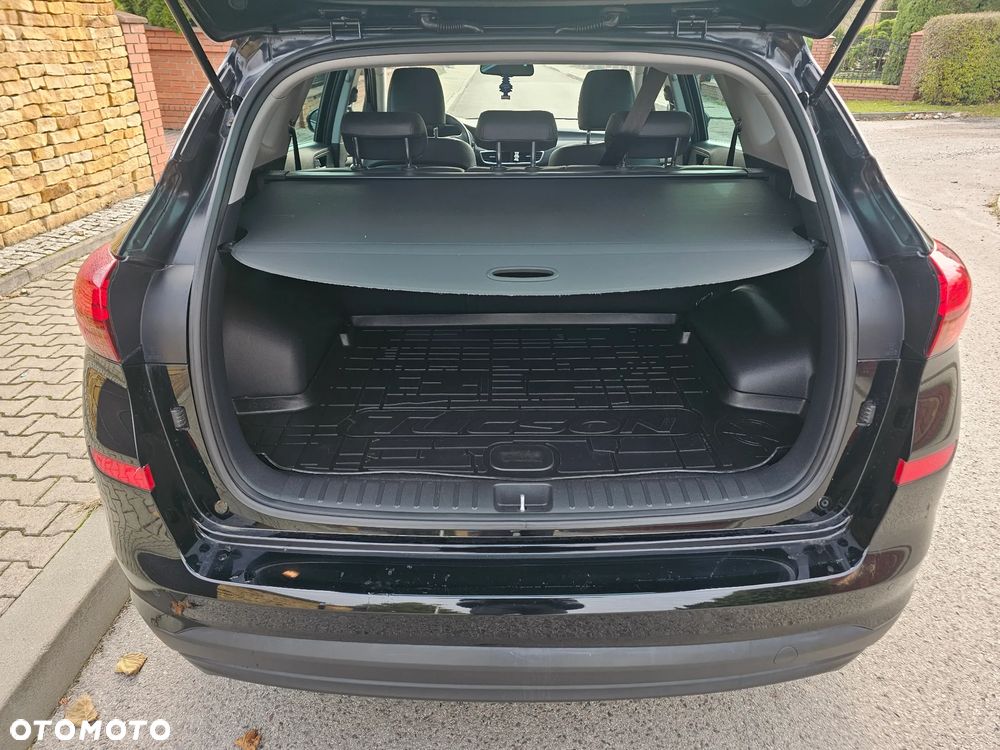 Hyundai Tucson 1.6 GDI BlueDrive GO 2WD - 22