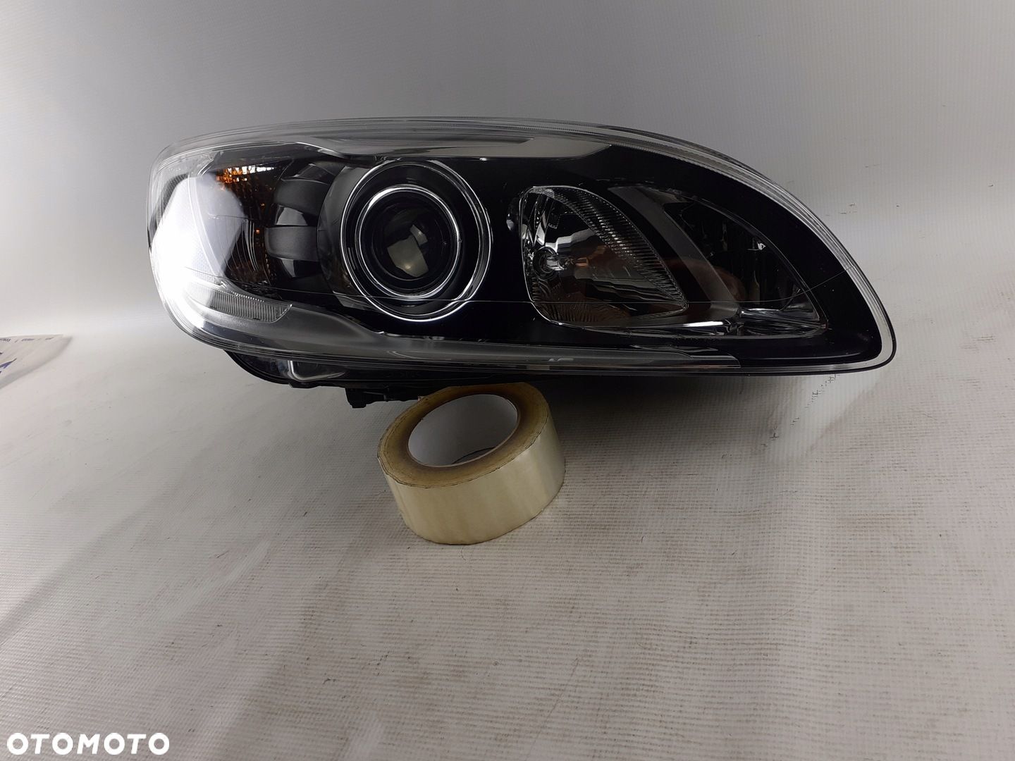 Lampa prawa Volvo S60 V60 bi-xenon skr. 2013-18 r. - 1