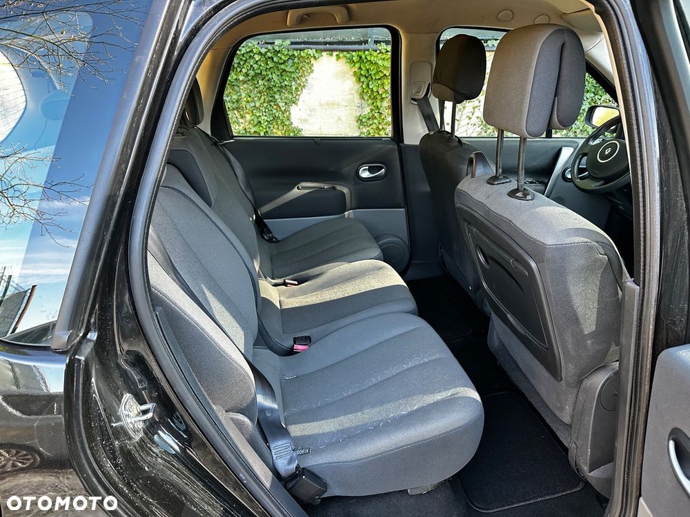 Renault Scenic 1.6 16V Avantage - 11