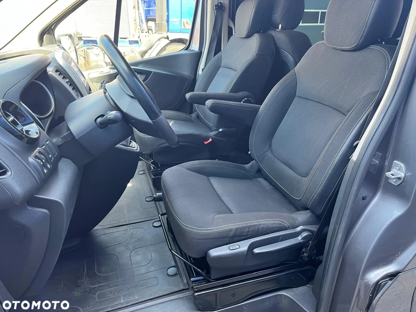 Renault Trafic - 8