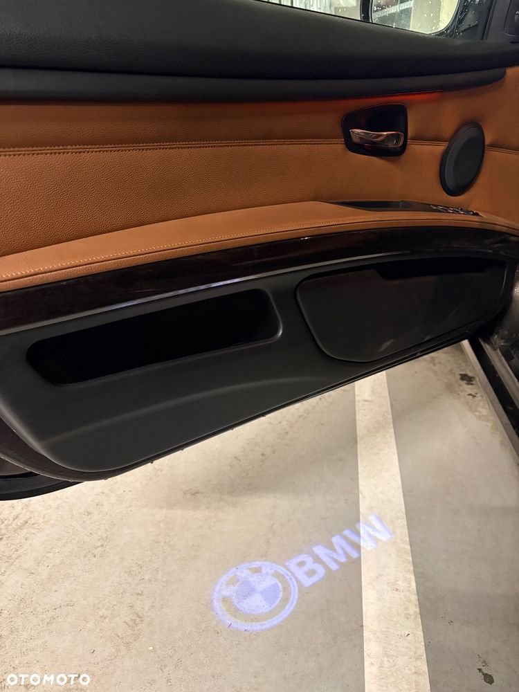 BMW Seria 3 335i - 25