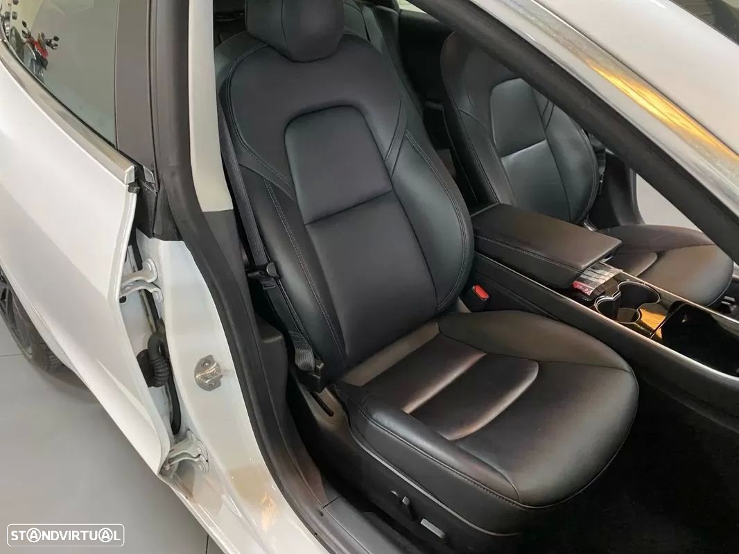 Tesla Model 3 Long-Range Dual Motor AWD - 16