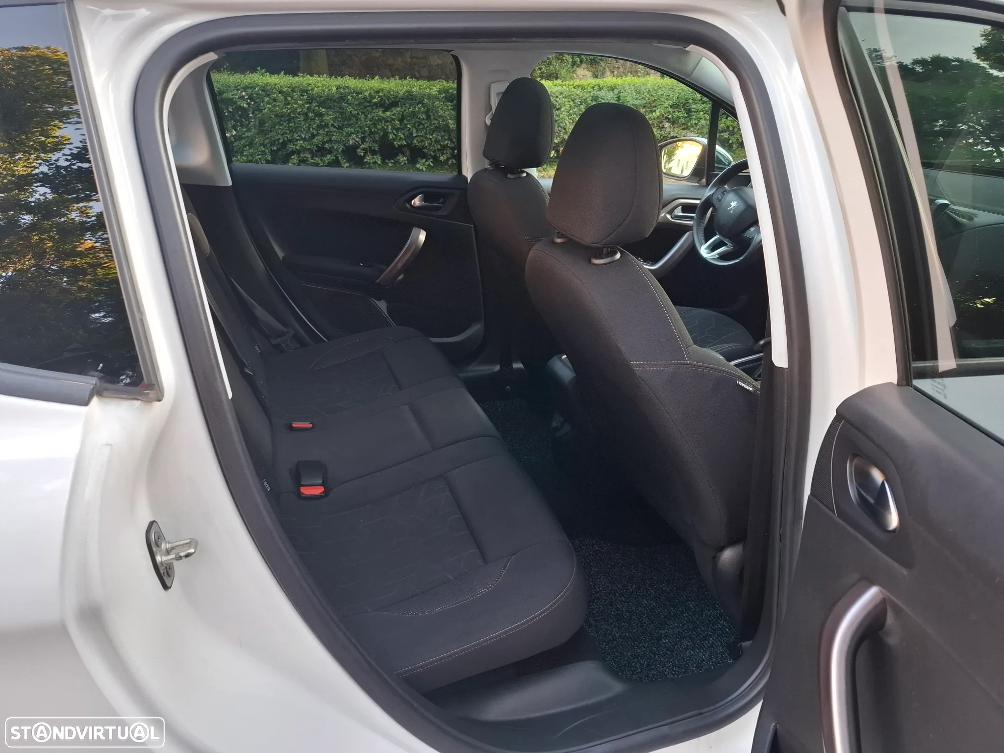 Peugeot 2008 1.2 PureTech Style - 19
